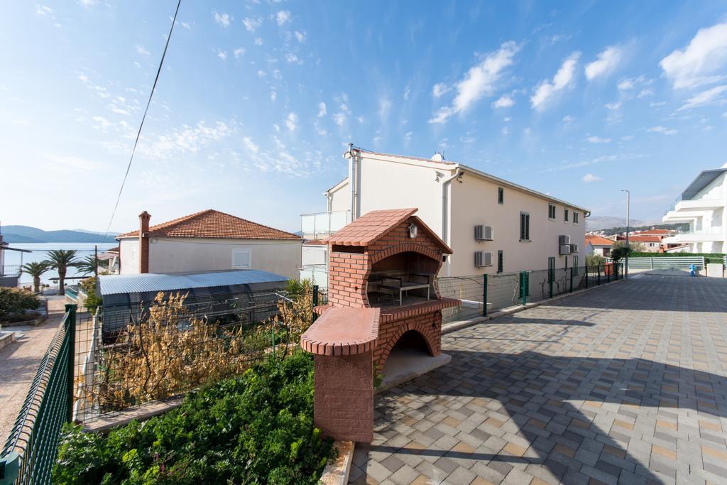 Apartment Lara Iva Trogir Buitenkant foto